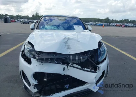 2023 Maserati Grecale Modena z USA, uszkodzony, nr VIN ZN682AVM5P7429147